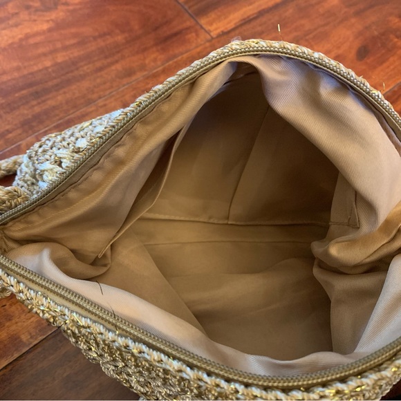 Purse. Multicolor, crocheted purse with shoulder strap and tassel accent. - Picture 5 of 5